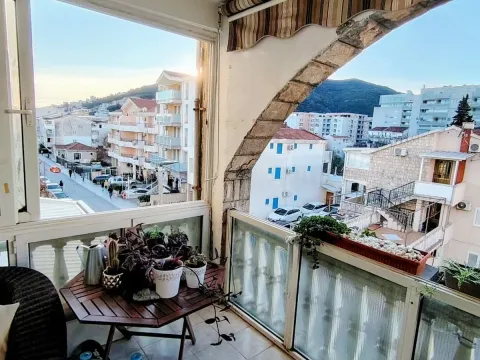 Rent, two bedroom apartment, 79m², Budva, Crna Gora - image 10