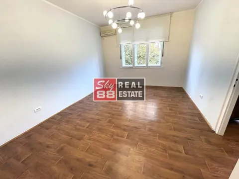 Izdavanje, četvorosoban stan, 110m², Vračar Sve Podlokacije, Beograd - image 10