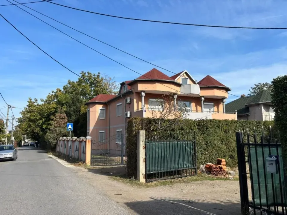 Rent, house, 240m², Altina, Beograd