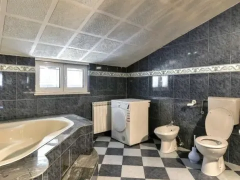 Prodaja, kuća, 250m², Podgorica, Crna Gora - image 3