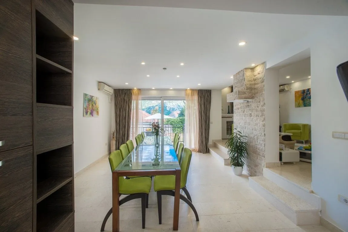 Prodaja, kuća, 240m², Stoliv, Kotor