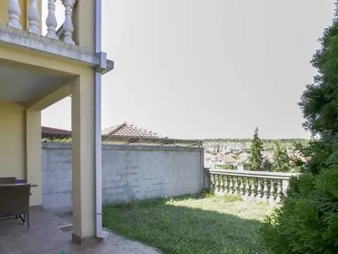 Rent, house, 220m², Stari Aerodrom, Podgorica - image 2