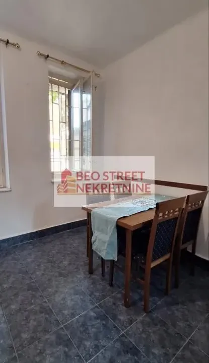 Izdavanje, dvosoban stan, 50m², Vračar Sve Podlokacije, Beograd