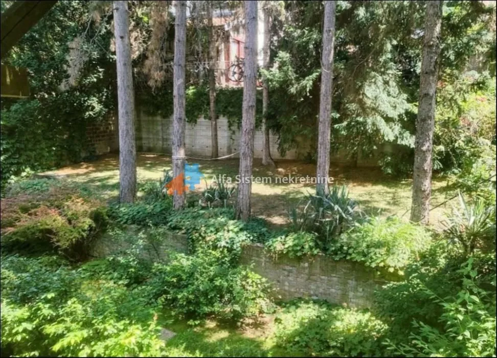Izdavanje, četvorosoban stan, 125m², Savski Venac, Beograd