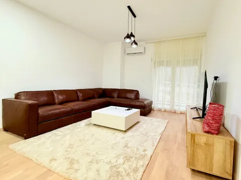 Izdavanje, dvosoban stan, 80m², Vezirov Most, Podgorica - image 5