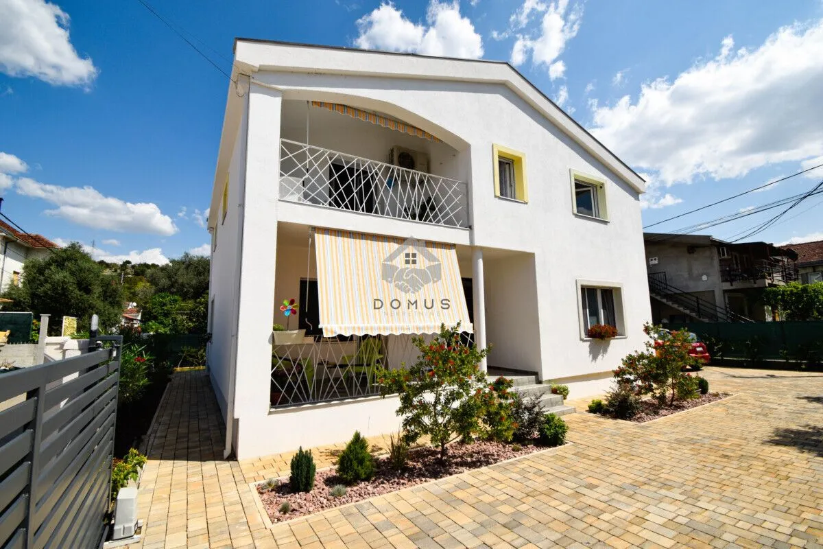 Izdavanje, dvosoban stan, 88m², Blok 9, Podgorica