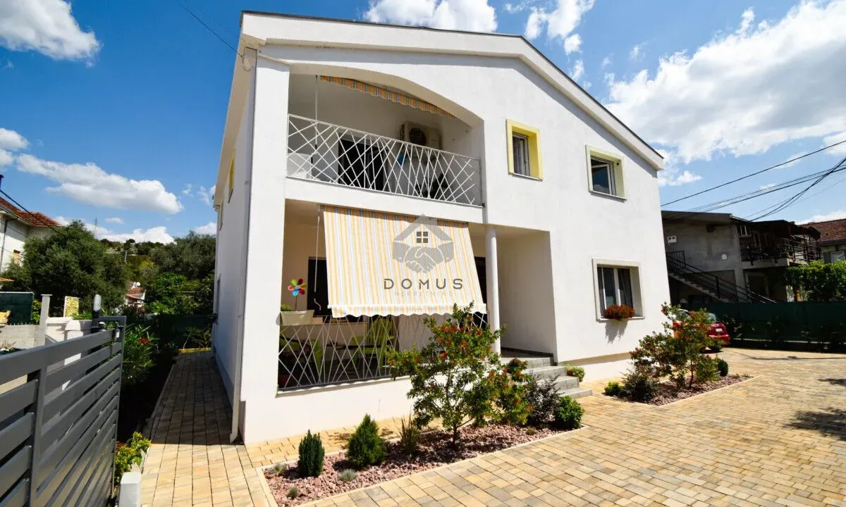 Izdavanje, dvosoban stan, 88m², Blok 9, Podgorica