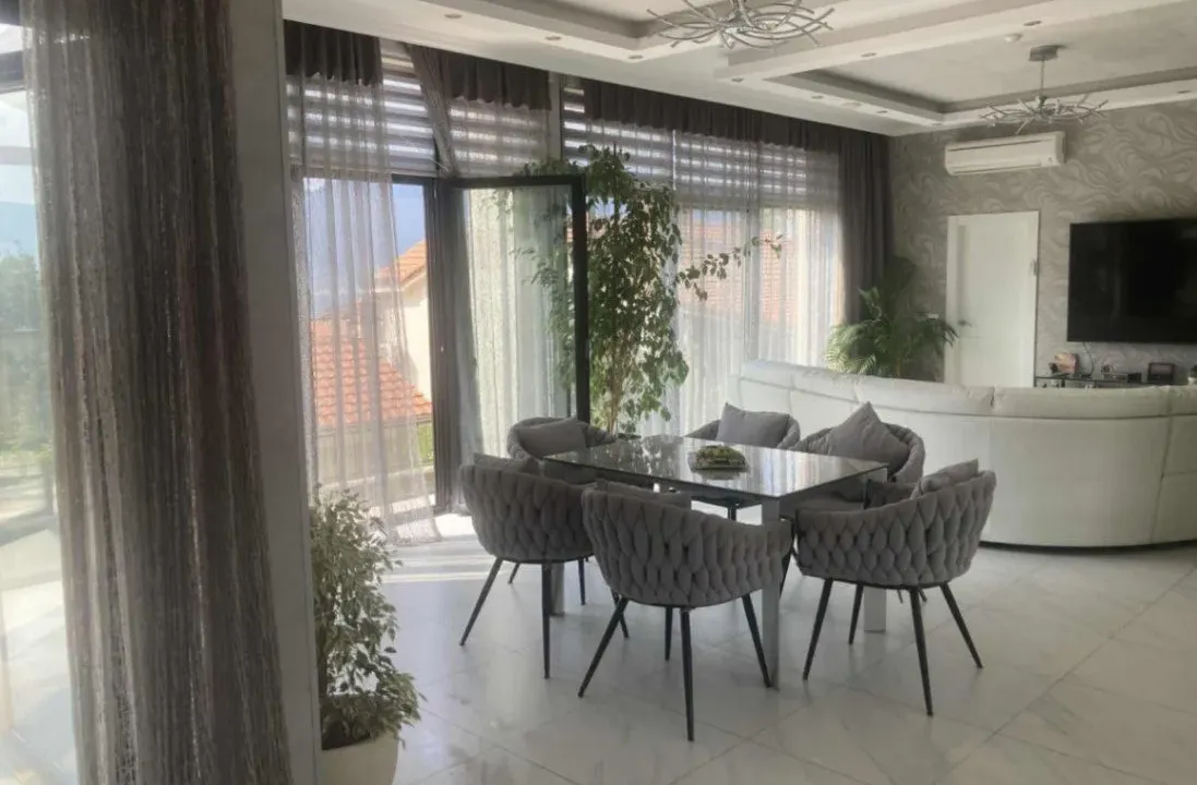 Prodaja, kuća, 428m², Orahovac, Kotor