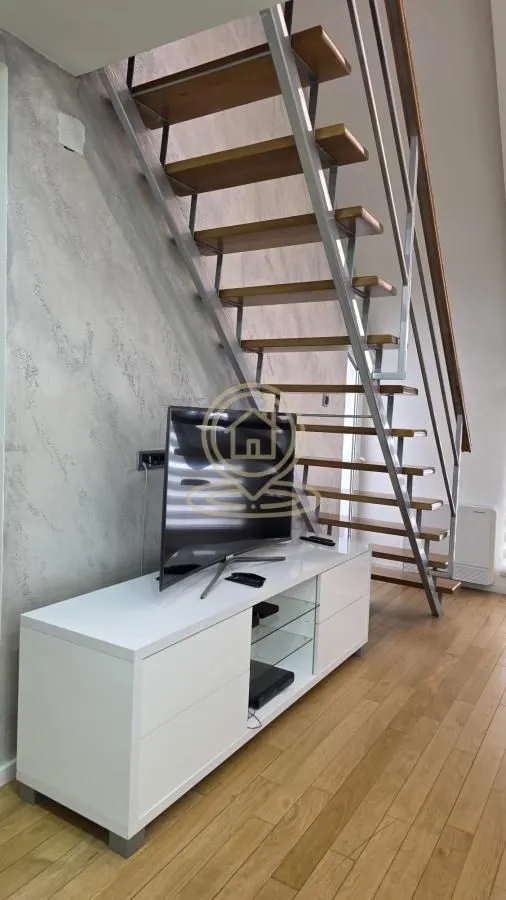 Izdavanje, stan, 130m², Bogoslovija, Palilula Sve Podlokacije