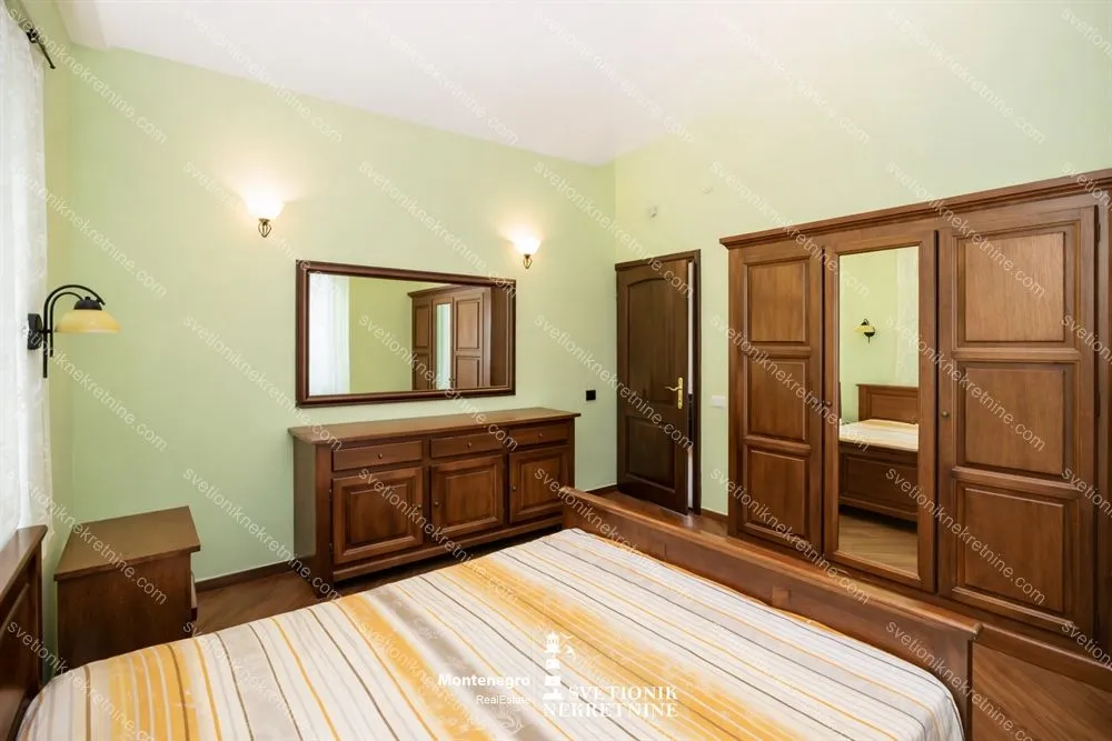 Prodaja, trosoban stan, 106m², Centar, Herceg Novi