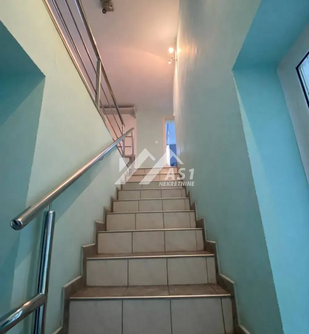Rent, office space, 300m², Petrovaradin, Novi Sad