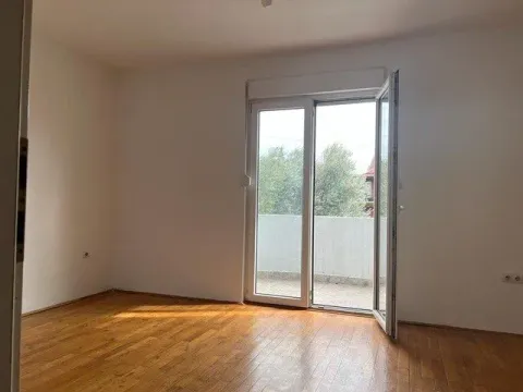 Rent, one bedroom apartment, 65m², Zagorič, Podgorica - image 9