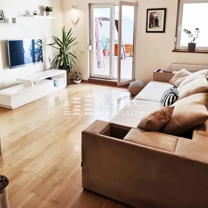 Rent, three bedroom apartment, 66m², Čubura, Beograd