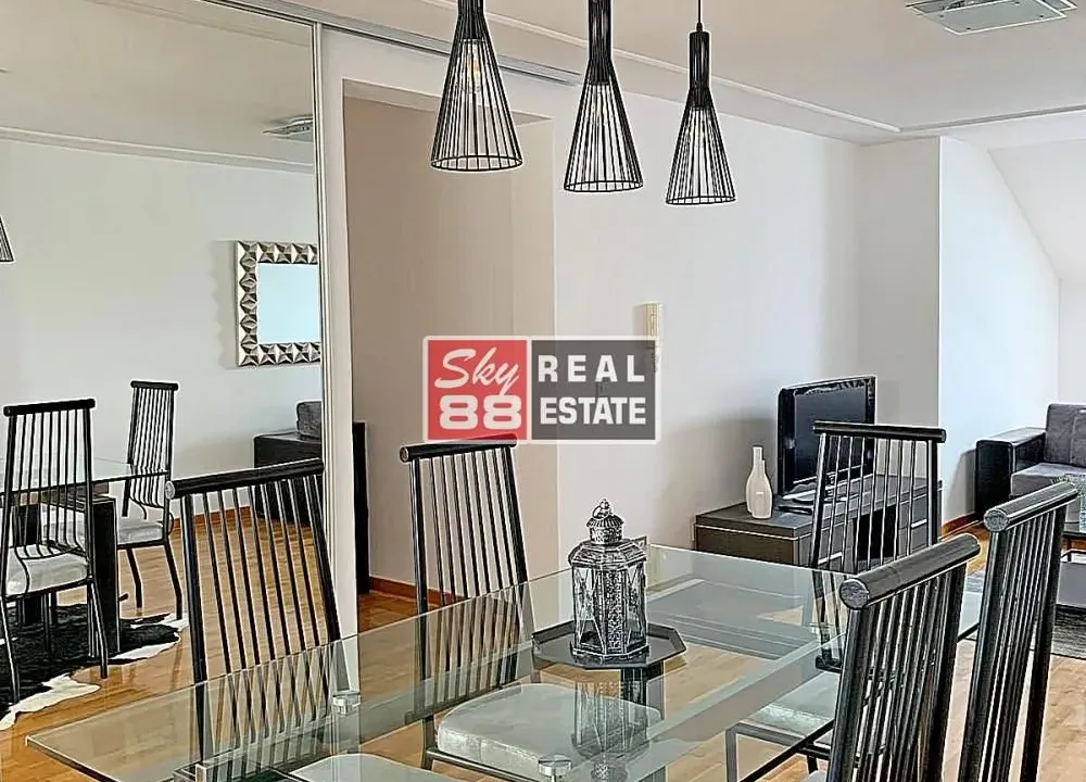 Izdavanje, četvorosoban stan, 130m², Senjak, Beograd