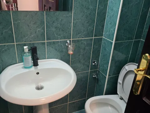 Izdavanje, jednosoban stan, 48m², Centar, Podgorica - image 4