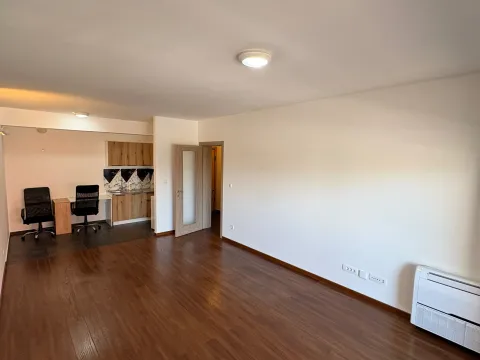 Izdavanje, dvosoban stan, 69m², Master Kvart, Podgorica - image 2