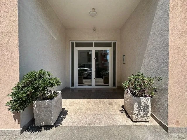 Prodaja, jednosoban stan, 59m², Šušanj, Bar