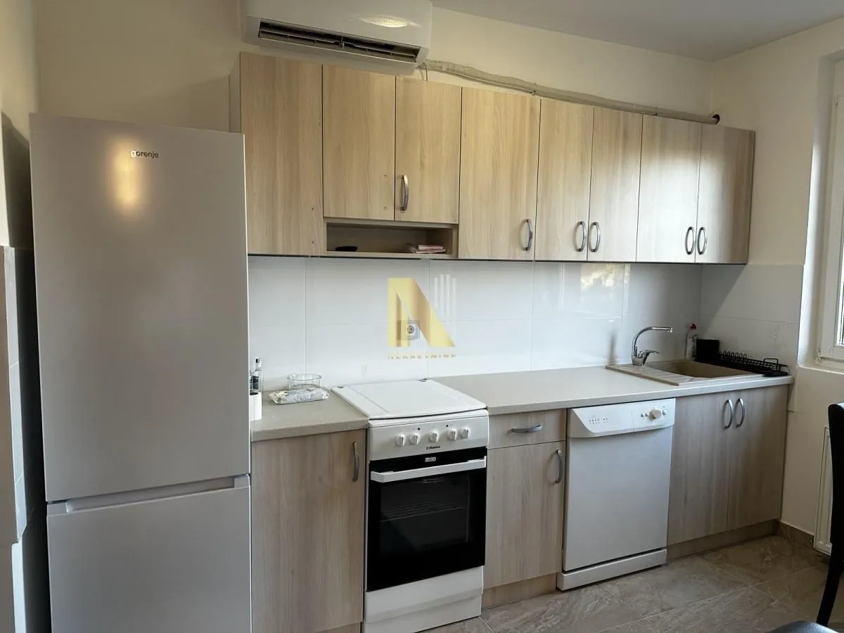 Izdavanje, jednosoban stan, 43m², Cara Dušana, Novi Sad Sve Podlokacije