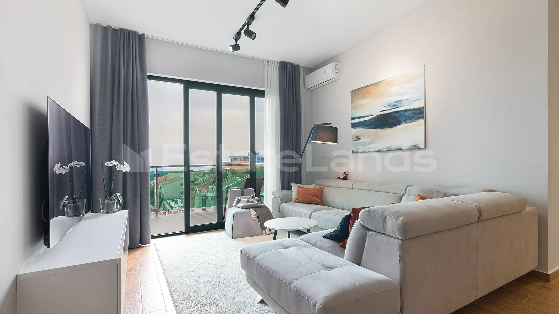 Sale, two bedroom apartment, 81m², Bečići, Budva