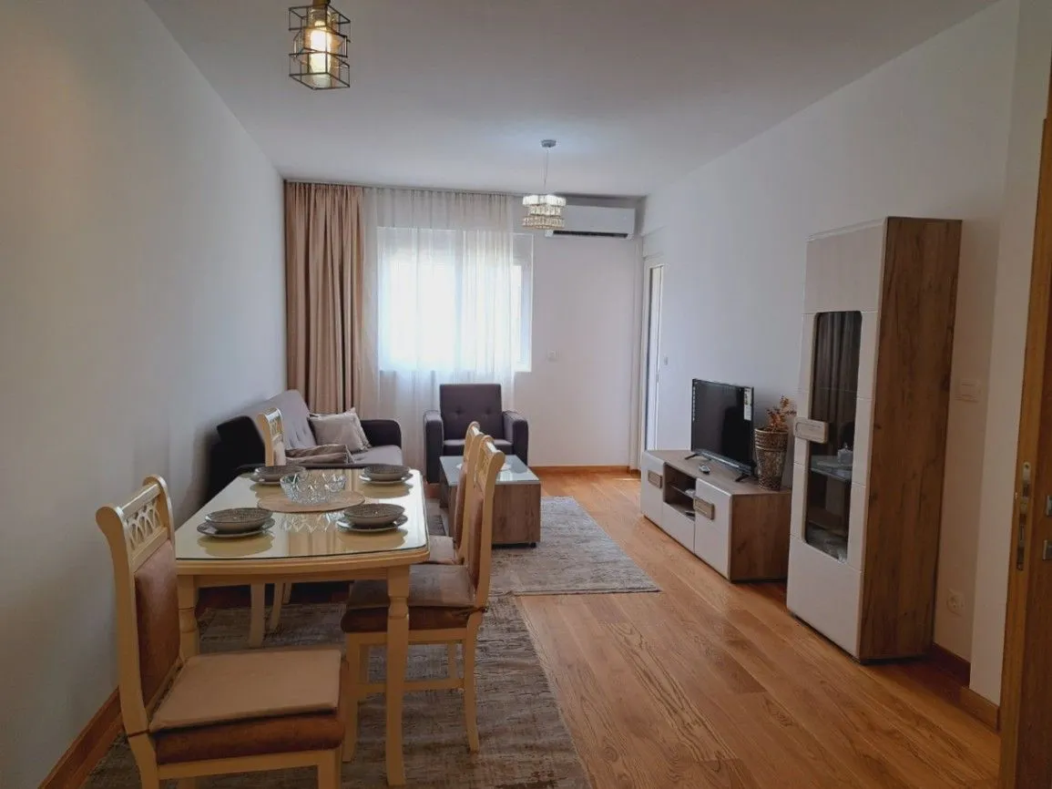 Izdavanje, jednosoban stan, 49m², New City, Podgorica