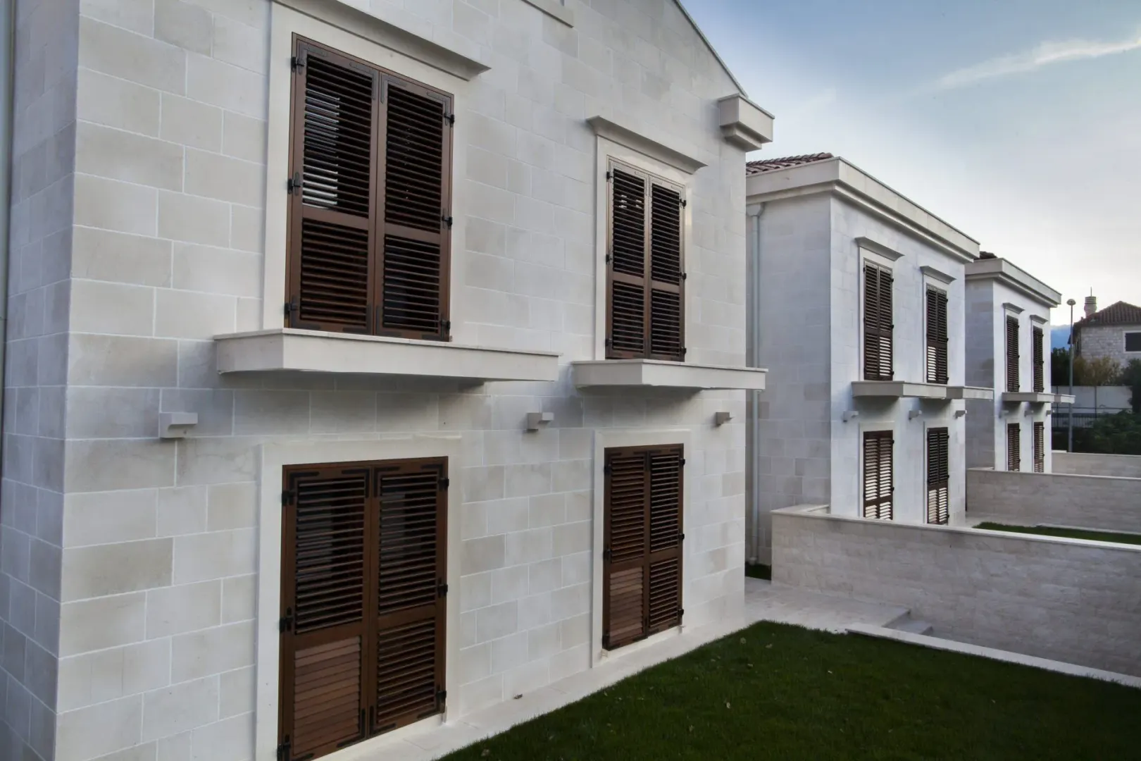 Prodaja, četvorosoban stan, 196m², Dobrota, Kotor