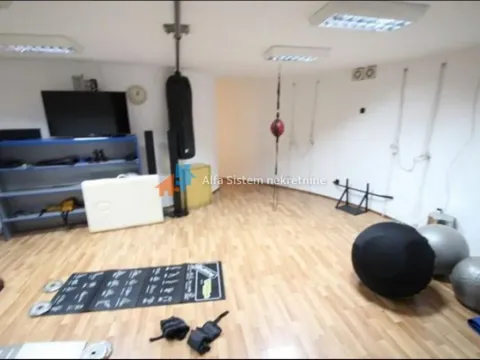 Izdavanje, četvorosoban stan, 150m², Savski Venac, Beograd - image 23