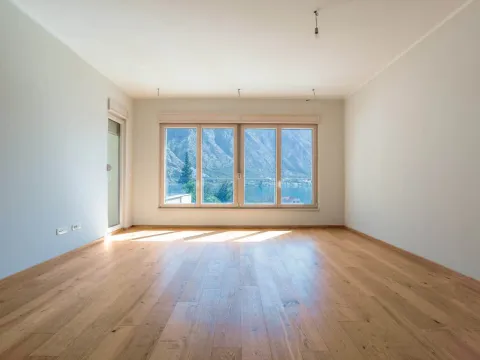 Prodaja, stan, 120m², Kotor, Crna Gora - image 8