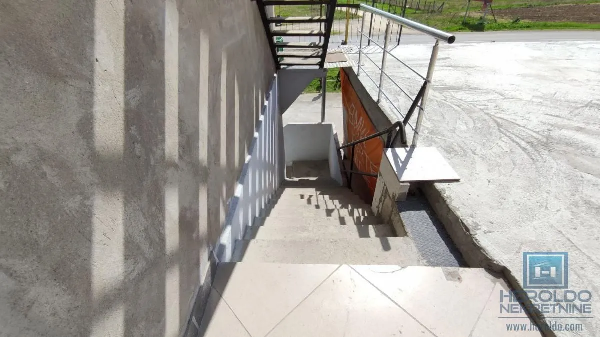 Rent, office space, 100m², Vašarište, Jagodina