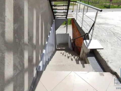 Izdavanje, poslovni prostor, 100m², Vašarište, Jagodina - image 14