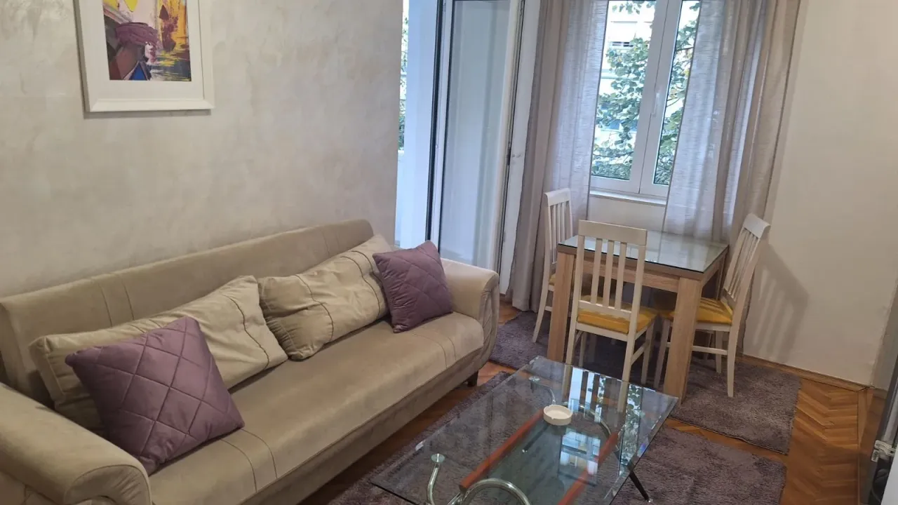 Izdavanje, jednosoban stan, 38m², Centar, Podgorica