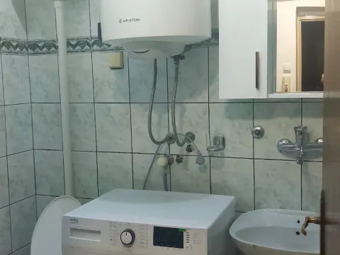 Izdavanje, jednosoban stan, 50m², Blok 5, Podgorica - image 11