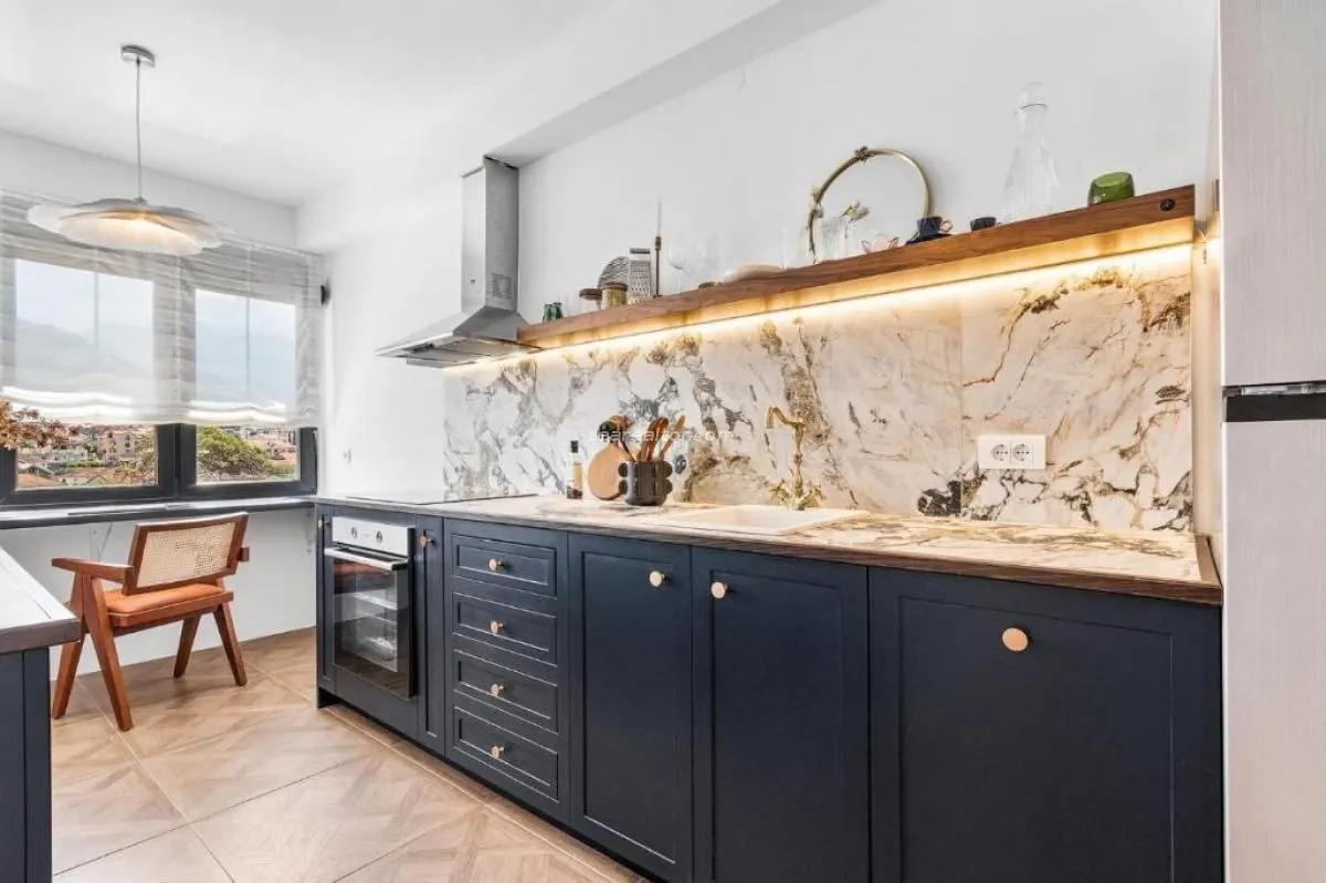 Prodaja, dvosoban stan, 77m², Centar, Tivat