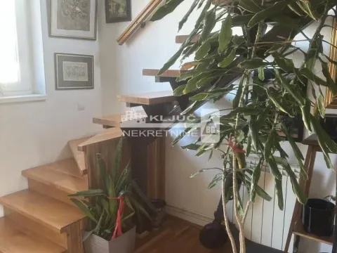 Sale, four bedroom apartment, 117m², Kalenić Pijaca, Vračar Sve Podlokacije - image 7