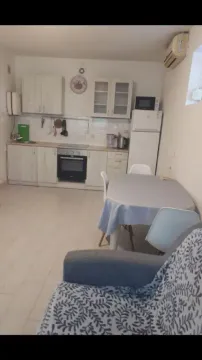 Izdavanje, trosoban stan, 101m², Zelenika, Herceg Novi - image 6
