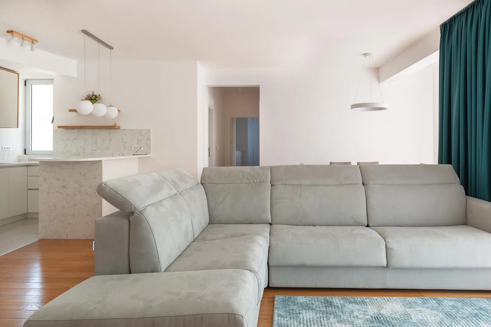 Izdavanje, dvosoban stan, 109m², Seljanovo, Tivat