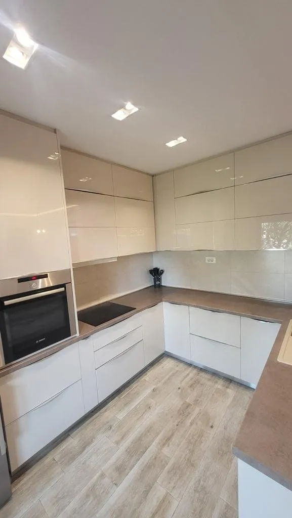 Rent, house, 280m², Stara Varoš, Podgorica