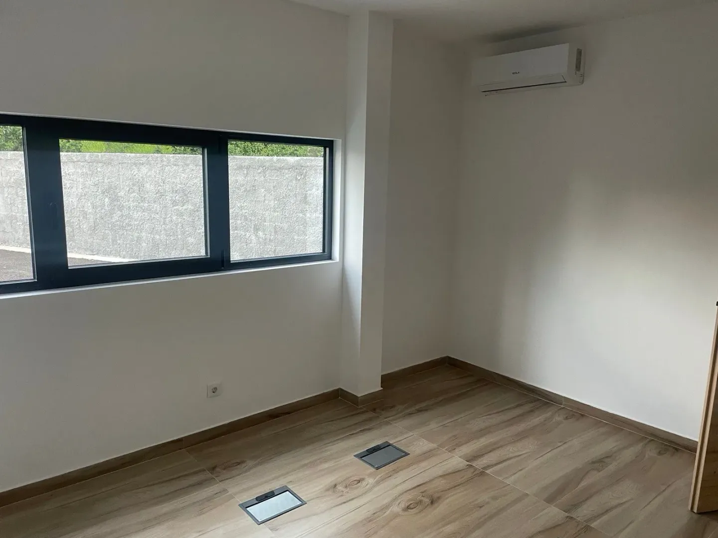 Rent, office space, 300m², Zagorič, Podgorica