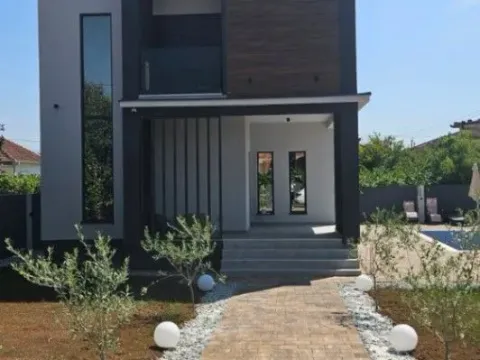 Izdavanje, kuća, 150m², Donja Gorica, Podgorica - image 9