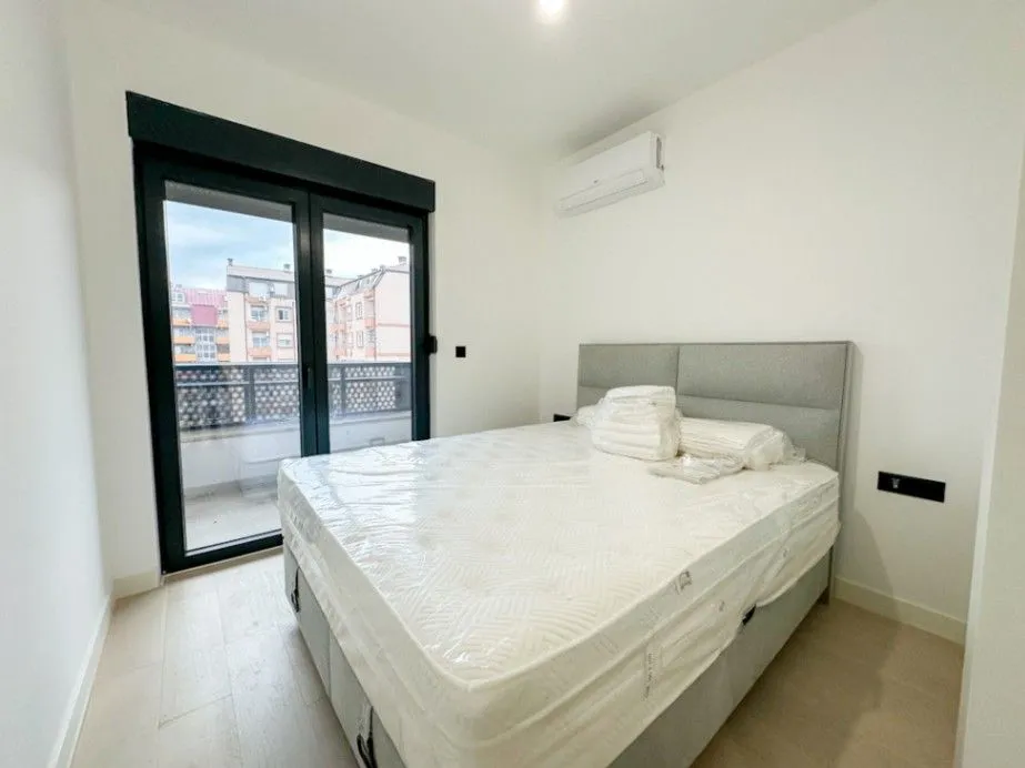 Izdavanje, dvosoban stan, 63m², Krivi Most, Podgorica