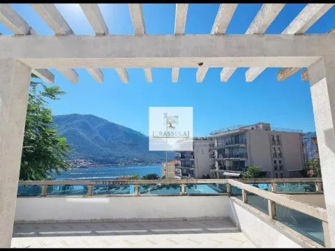 Prodaja, stan, 52m², Kotor, Crna Gora