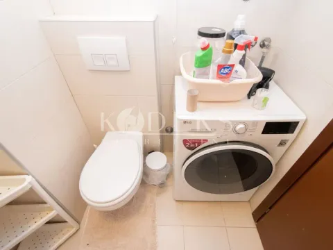 Izdavanje, jednosoban stan, 50m², City Kvart, Podgorica - image 10