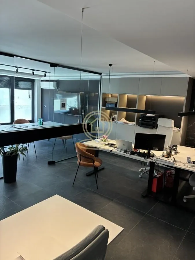 Prodaja, dvosoban stan, 74m², Banatić, Novi Sad Sve Podlokacije