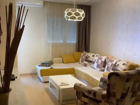 Prodaja, dvosoban stan, 66m², City Kvart, Podgorica - image 1