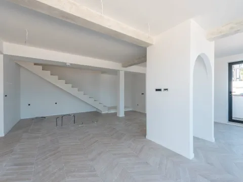 Sale, house, 225m², Krašići, Tivat - image 16