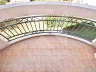 Izdavanje, četvorosoban stan, 160m², Tološi, Podgorica - image 26