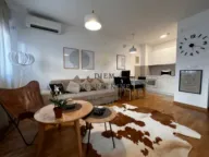 Izdavanje, jednosoban stan, 50m², City Kvart, Podgorica - image 1