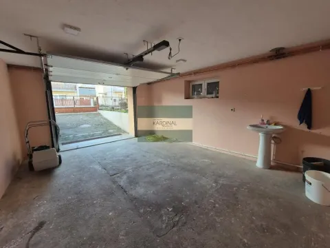 Prodaja, kuća, 379m², Trnava, Jagodina - image 53