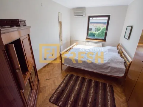 Sale, house, 250m², Tološi, Podgorica - image 17