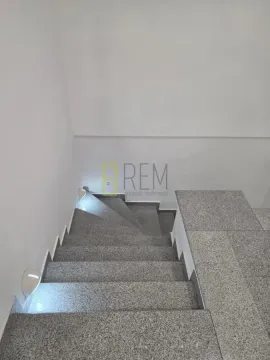 Rent, office space, 130m², Drač, Podgorica - image 4