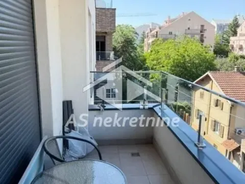 Rent, two bedroom apartment, 55m², Južni Bulevar, Vračar Sve Podlokacije - image 10